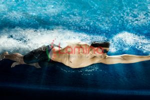 Berenang ringankan sakit di lutut
