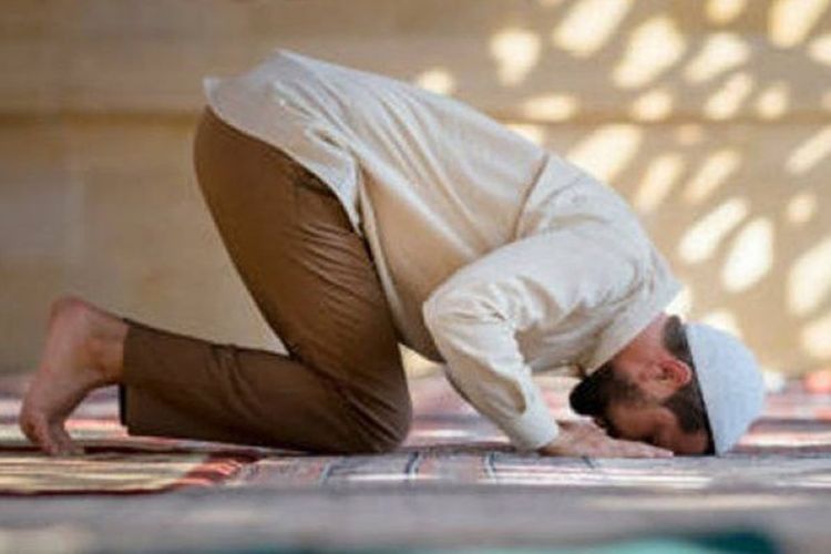 lutut sakit saat sujud