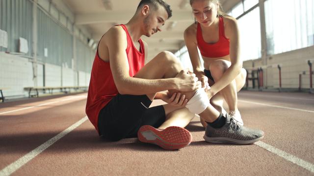 sakit lutut sebelah kiri