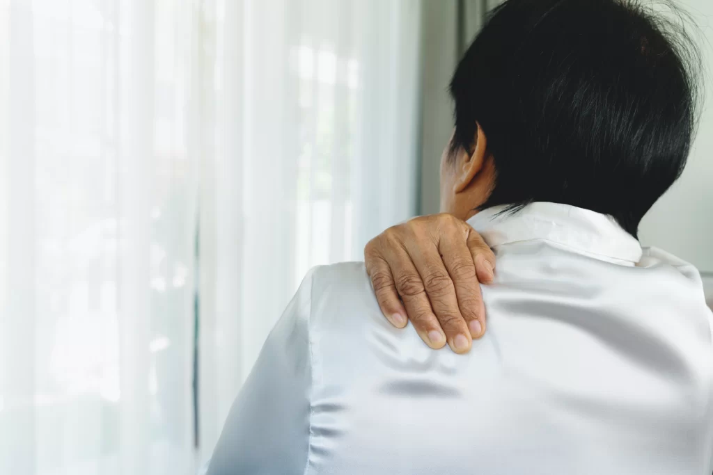 Pundak dan Leher Kaku Gejala Frozen Shoulder - Patella