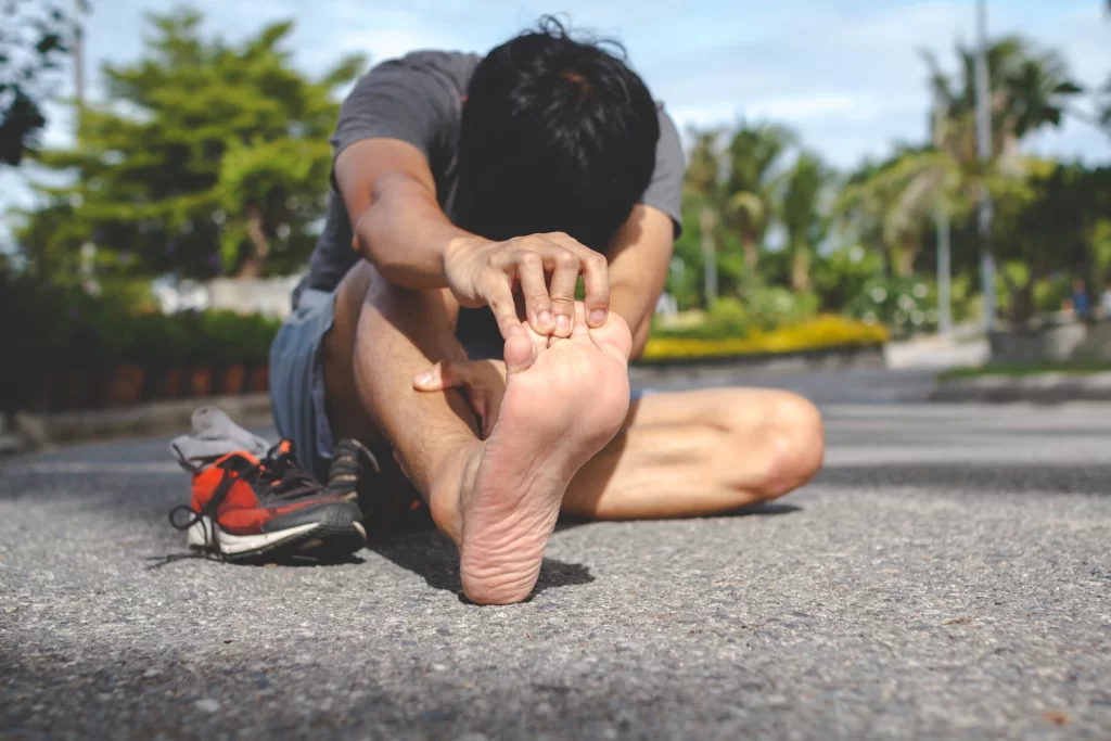 penggunaan alas kaki tidak tepat - Patella